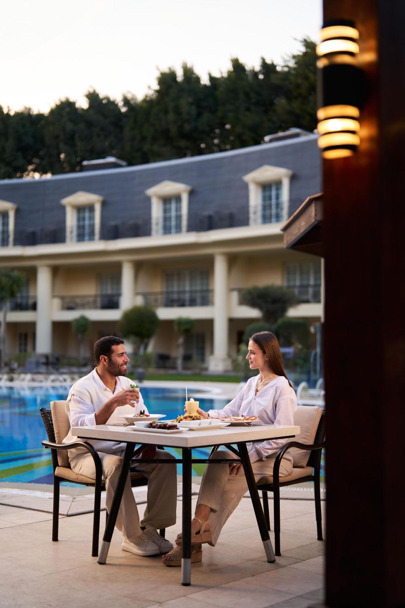 开罗幻影市万丽酒店 外观 照片 The hotel's restaurant