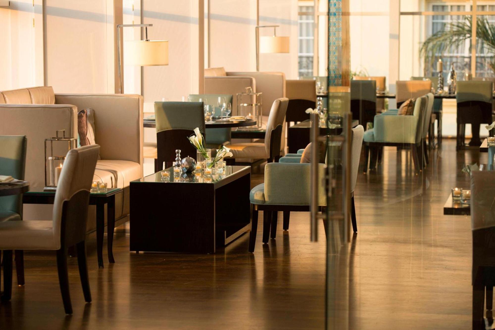 开罗幻影市万丽酒店 外观 照片 The lounge at the airport