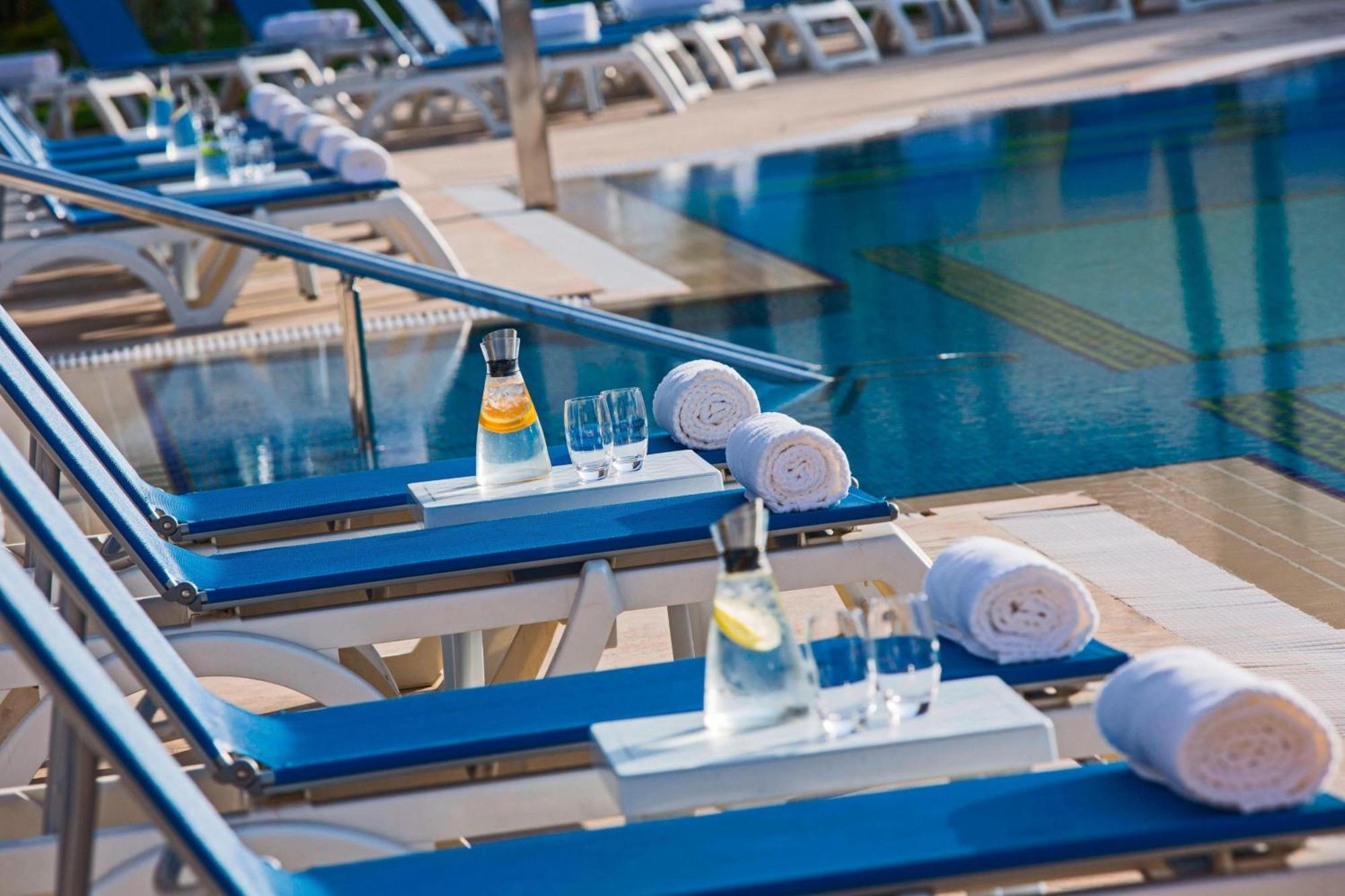 开罗幻影市万丽酒店 外观 照片 Pool at the Hotel